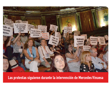 Foto: Protestas durante el Congreso de SEISIDA